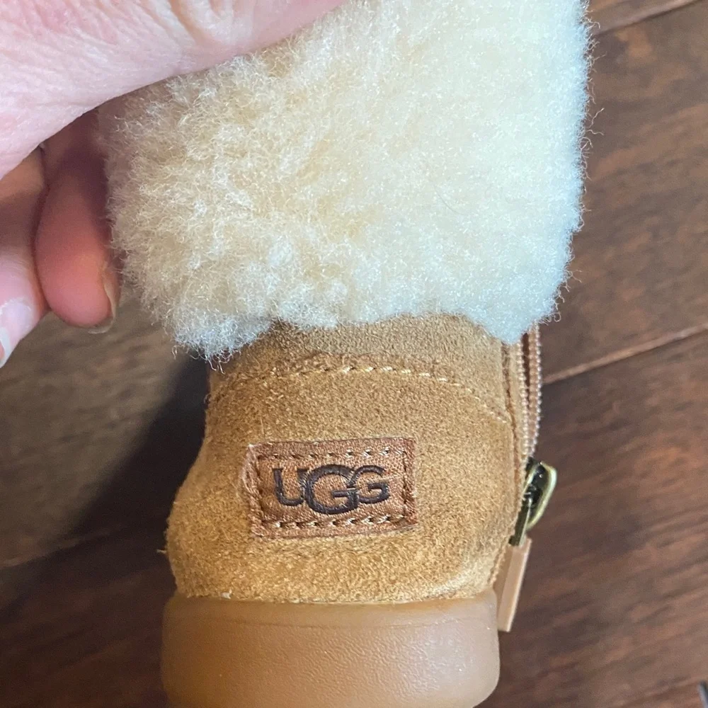 UGG Kids Boots in Tan and Cream